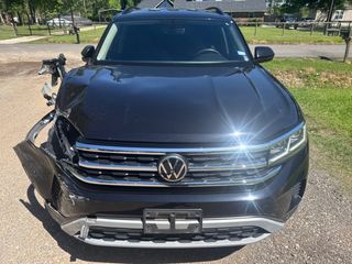 2022 Volkswagen Atlas 2.0T SE w/Technology - Exterior Front Center Image